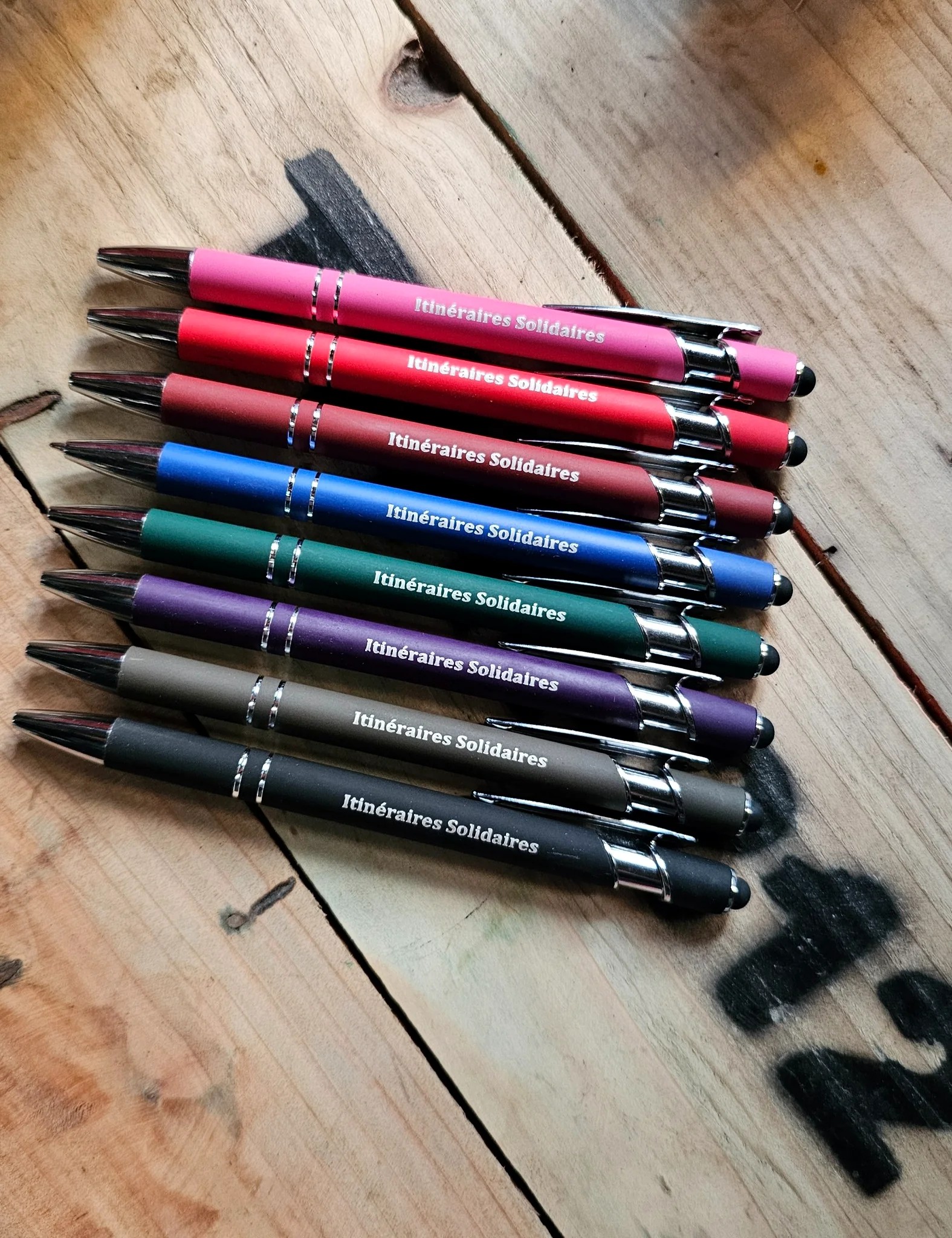 Stylos Itinéraires Solidaires